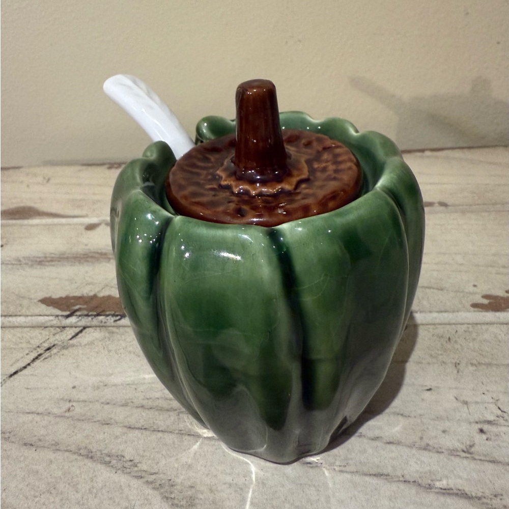Majolica Green Pepper Condiment Bowl / in Portugal Jay Willfred Andrea by Sadek